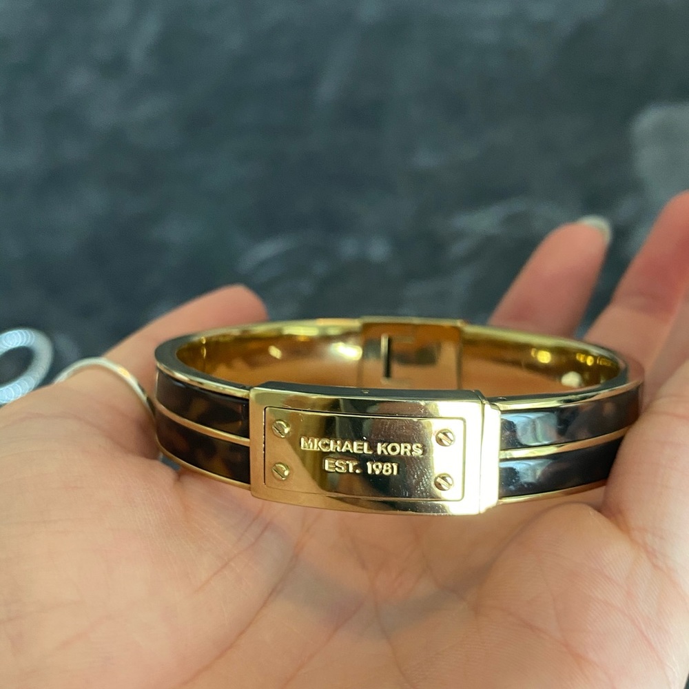Michael Kors bangle bracelet cuff gold